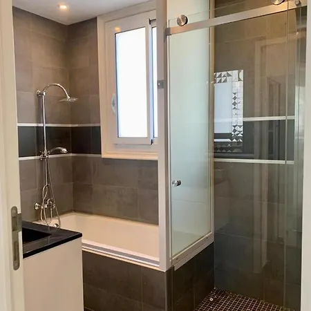 Un Joyau Vue Cap D'antibes Piscine Body Fitness Sauna & Антіб